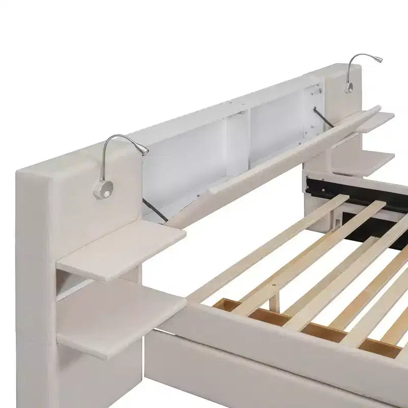 Gepolstertes Queen-Size-Bettgestell mit Stauraumschubladen, Regalen, Ausziehbett & Leselampen  