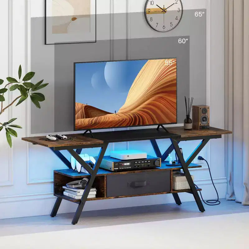 Mobile Porta TV a 3 Ripiani con Luci LED e Prese di Corrente per TV da 65", Telecomando, Nero/Marrone