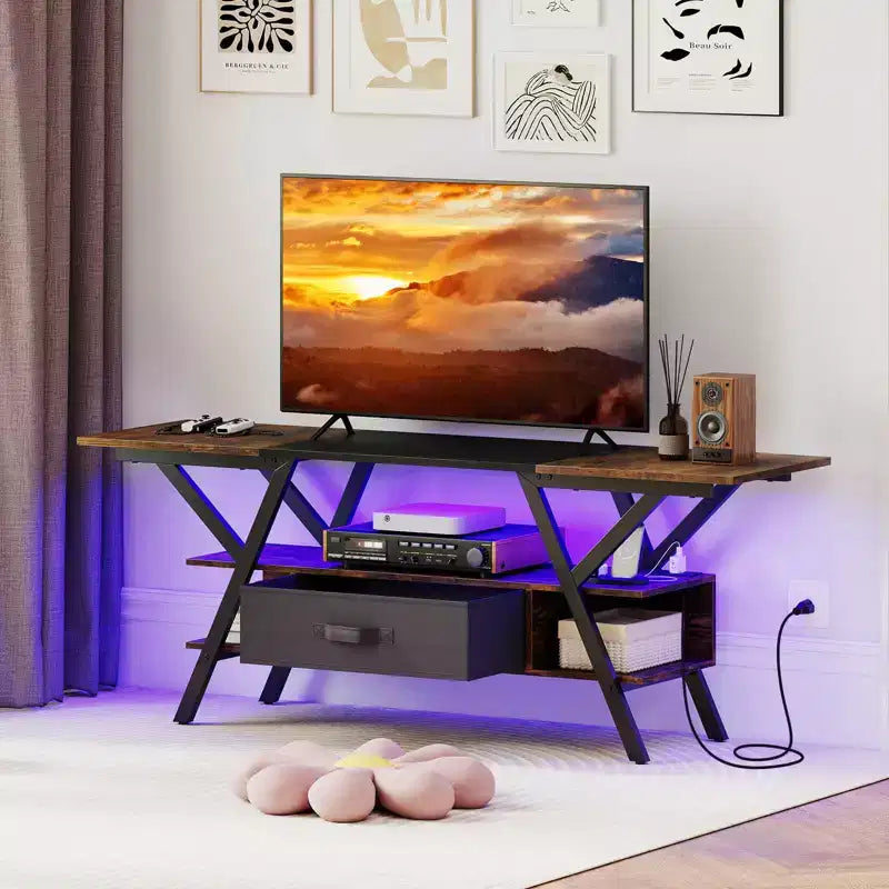 Mobile Porta TV a 3 Ripiani con Luci LED e Prese di Corrente per TV da 65", Telecomando, Nero/Marrone