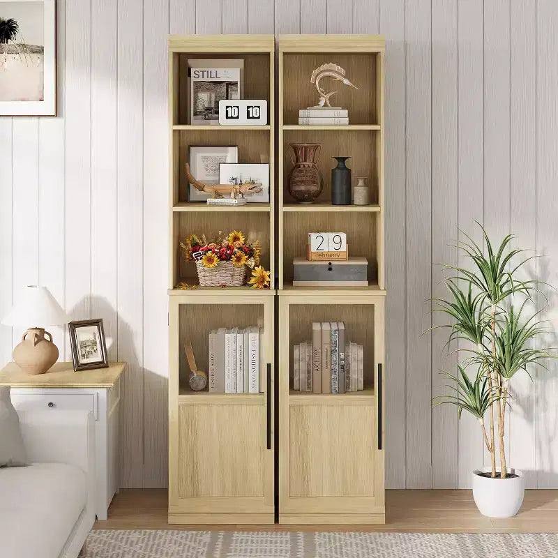 Mobile bagno slim con ante e ripiani aperti, ideale per spazi compatti. Questo mobile alto e stretto da terra è adatto anche per cucine