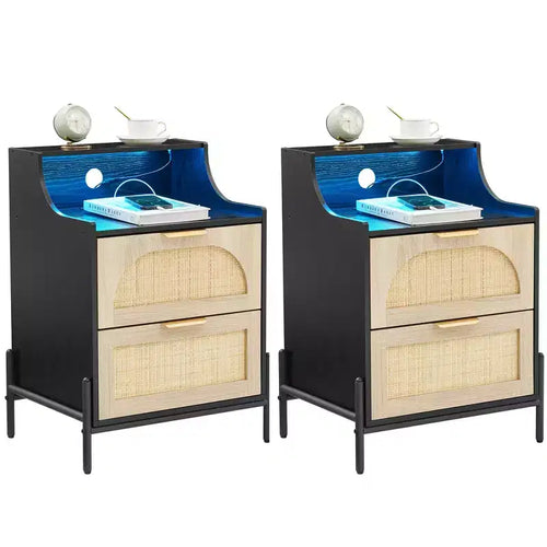 2'li Ahşap Rattan Komodin - Şarj İstasyonu, LED Işıklar, USB Portları ve Prizler ile Yatak Odası, Oturma Odası için Modern Yatak Başı Masası