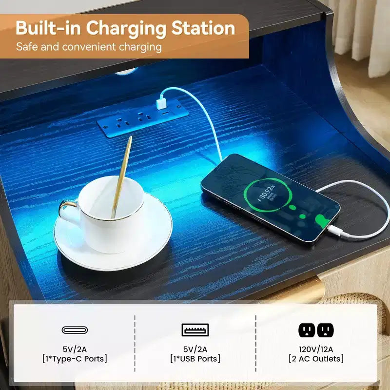 2er-Set Nachttisch aus Holz und Rattan - Beistelltisch mit Ladestation, LED-Lichtern, USB-Anschlüssen & Steckdosen, modern für Schlafzimmer, Wohnzimmer