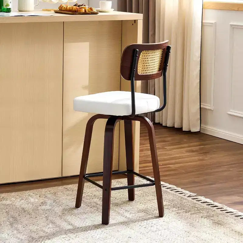 Moderner Barhocker 66 cm hoch, PU-Leder mit Rattan-Rückenlehne, 360° Drehung, massive Holzbeine für Kücheninsel & Heimbar