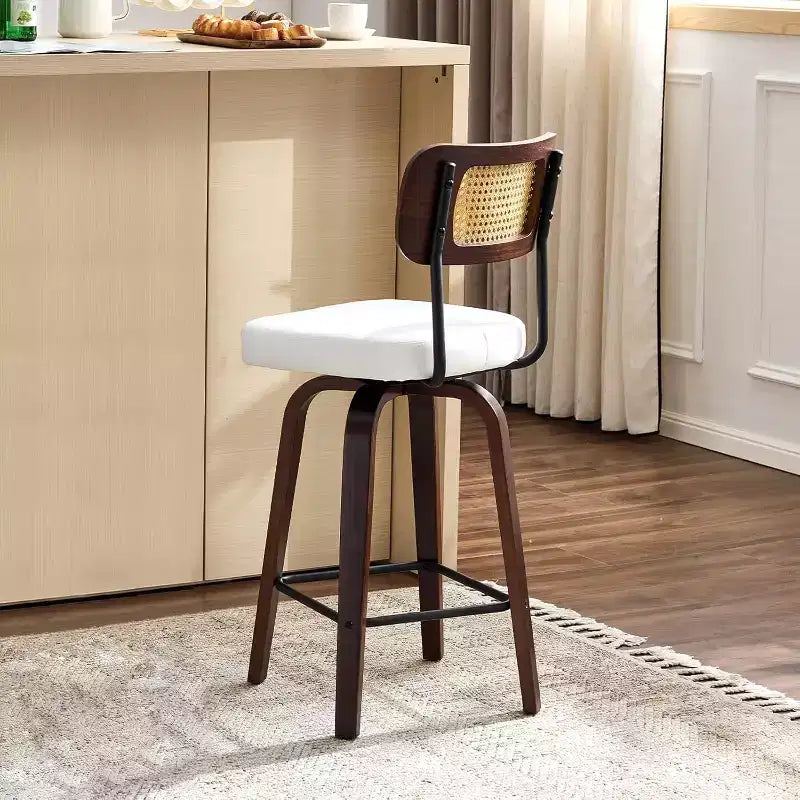 Moderner Barhocker 66 cm hoch, PU-Leder mit Rattan-Rückenlehne, 360° Drehung, massive Holzbeine für Kücheninsel & Heimbar