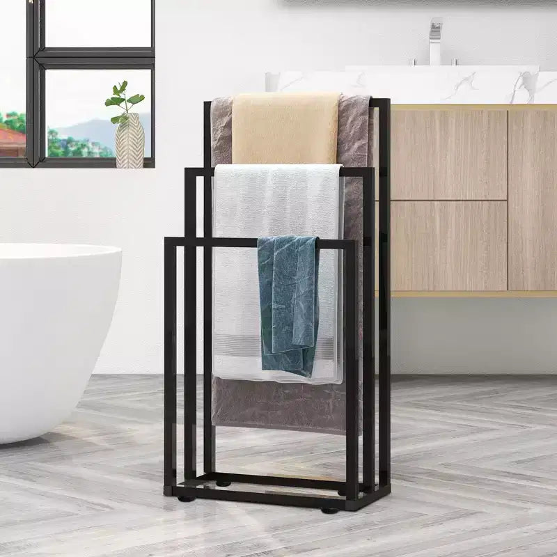 38 Zoll hoher freistehender Handtuchhalter, 3-stöckiger Handtuchtrockner, Stahl-Decken- und Ausstellungsständer für Bad, Schlafzimmer, Whirlpool, Fitnessstudio, Pool